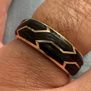 Forged Carbon 18k gold band